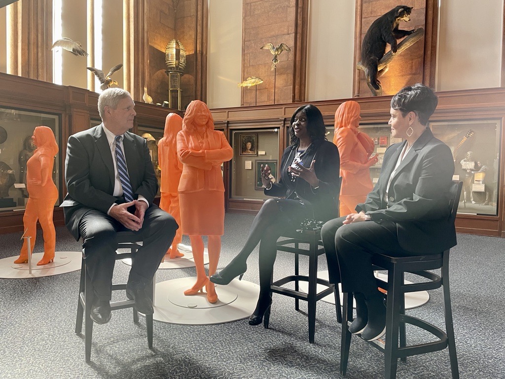 Great to visit the #IfThenSheCan exhibit at the Smithsonian Castle celebrating women in #STEM this afternoon. @DrChavonda is one of just 120 women leaders in science selected to be an If/Then ambassador through @AAAS. Thank you for your work and inspiring the next generation.
