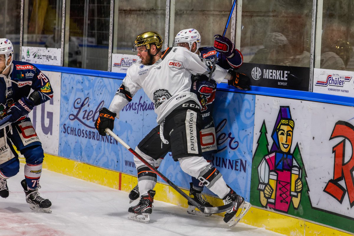 loewenfrankfurt's tweet photo. Die letzten 20 Minuten ....
📸©️PuckpixbySteph
#FRBFRA 4:6 #bembelhockey #gemeinsambrue https://t.co/gwGoYcdfPM