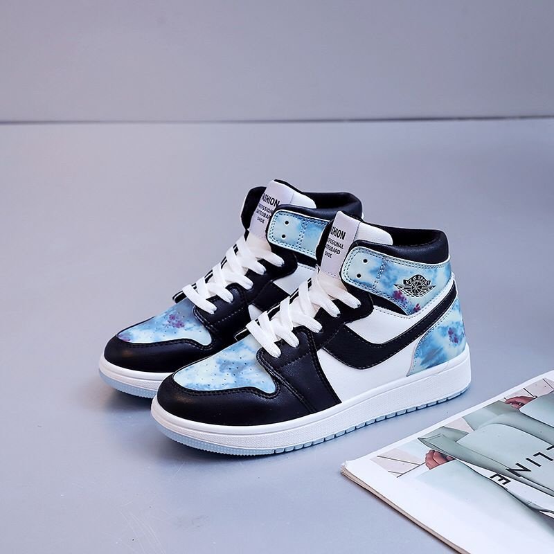 product_thread's tweet photo. ✨Rekomendasi sepatu ✨

A THREAD https://t.co/0cj8SAeTZg