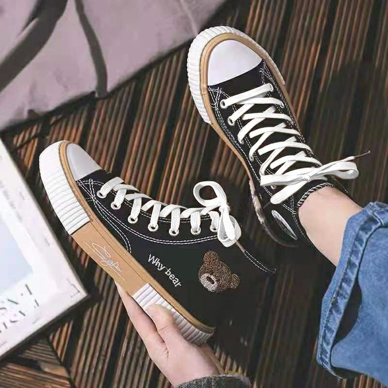 product_thread's tweet photo. ✨Rekomendasi sepatu ✨

A THREAD https://t.co/0cj8SAeTZg