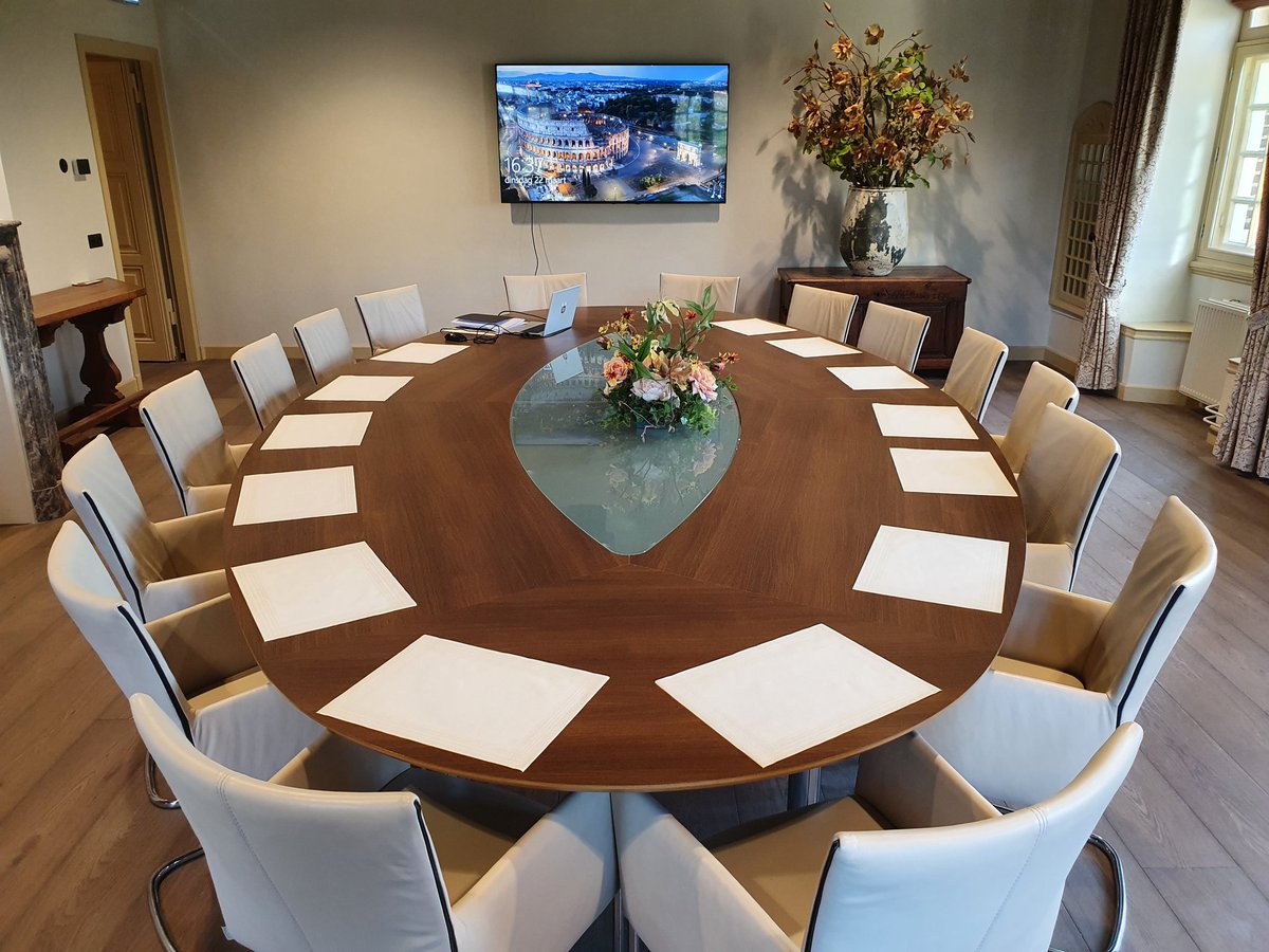 Henry van Galen tweet media