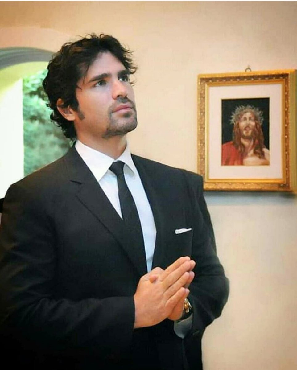 fansdeeduardov4's tweet photo. El 22 de Marzo 2020 @EVerastegui nos invitó a rezar el Santo Rosario  por el Mundo 🌎 y hoy se cumple dos años que toda la familia Guadalupana, nos unimos cada día en oración 🙏 ¡ Viva la Virgen de Guadalupe! 🌹 https://t.co/NBCDIM0VdP