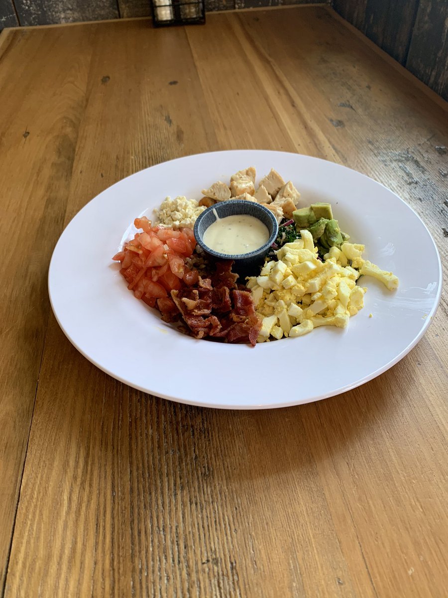 TeeJayes's tweet photo. Chicken Avocado Bowl! New menu item at Tee Jaye’s in Clintonville. Delicious. Come try it.we are open daily now. https://t.co/yx8ozjVNQ6