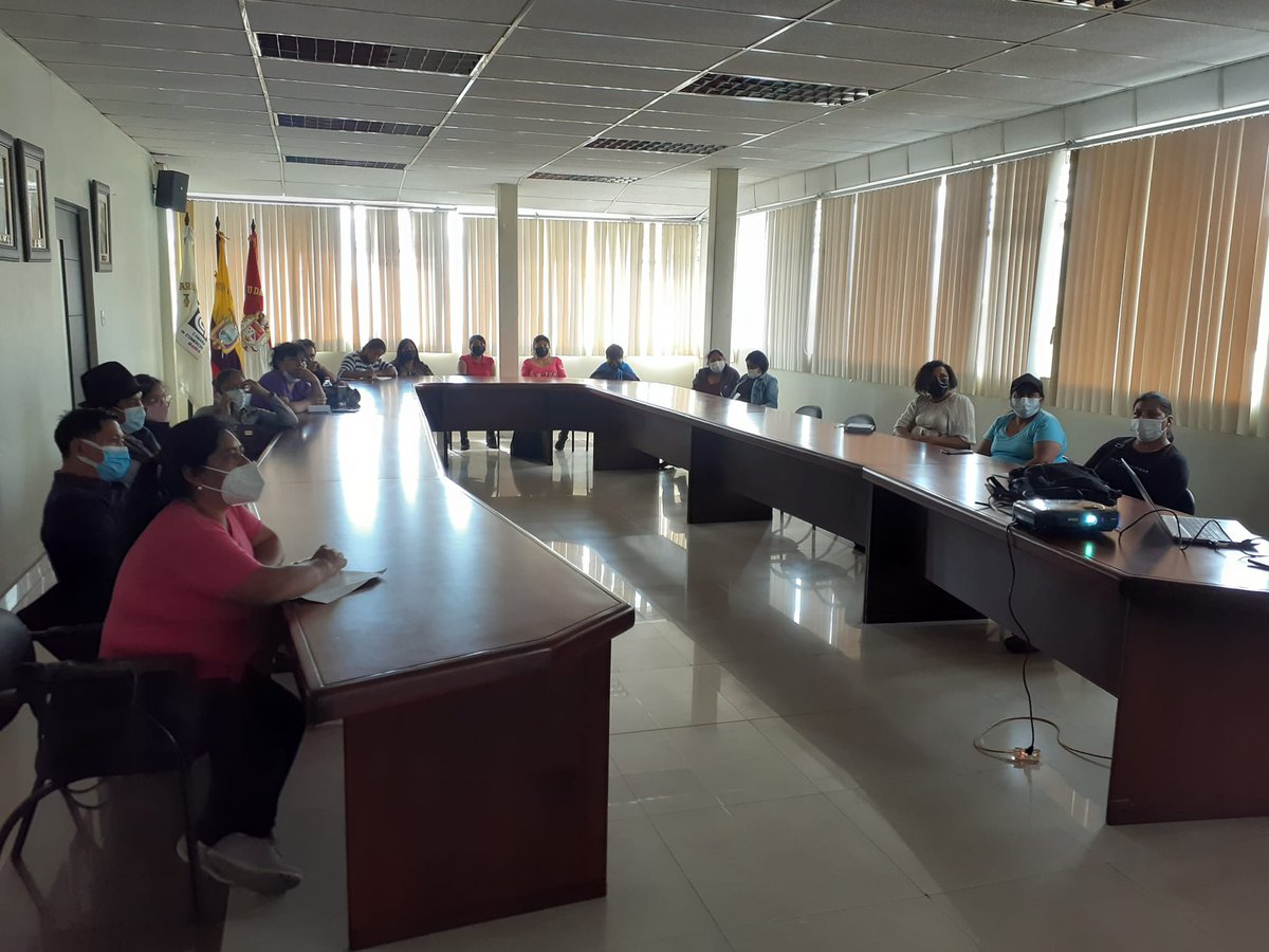 CCPIbarra's tweet photo. En las instalaciones de nuestra @CCPIbarra   se desarrolla la capacitación del Reglamento Técnico Andino para Exportaciones por parte del @Produccion_Ecu 
#somostualiado 
#afiliarte https://t.co/mnoeWHKQd0