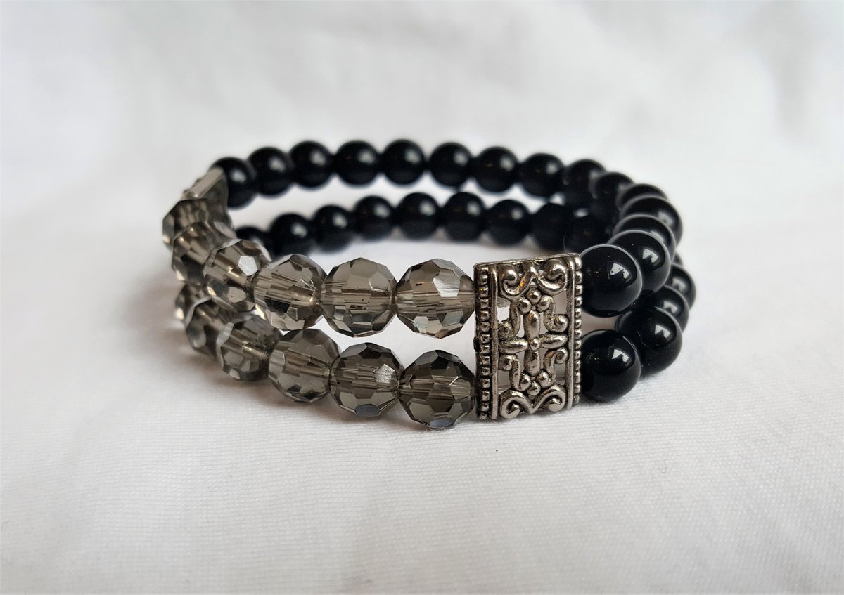Make a strong statement with this stunning smokey grey #bracelet! Black beads and silver detailing make this piece of #punk fashion come to life.

#EarlyBiz #SBHour #unique #ooakjewelry #upcycled #Mensfashion #handmade

Link: etsy.me/3D1bs6N