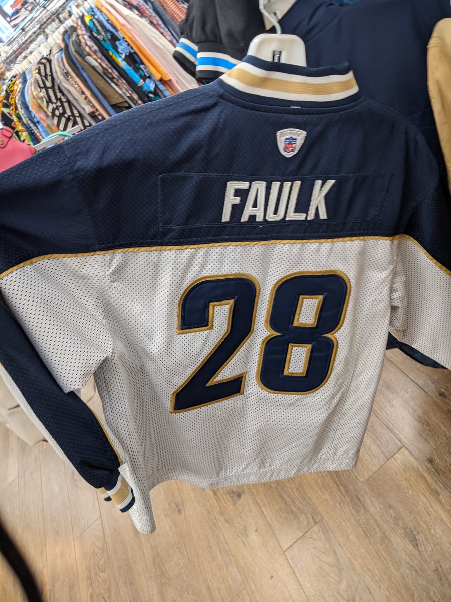 brain can't decipher whether this is the highest level of fashion or lowest