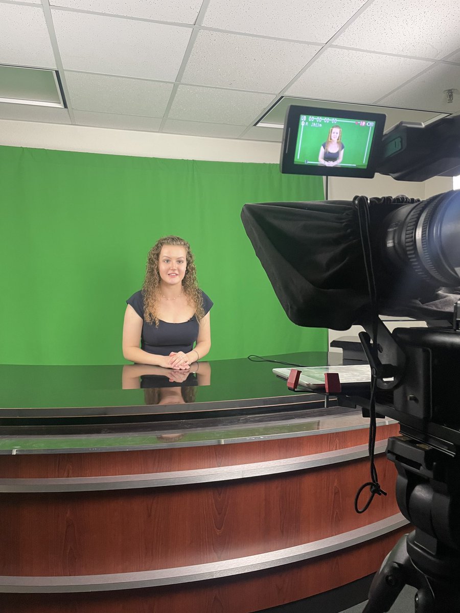 VTTV33's tweet photo. Lots of smiles from our #TechTonight crew filming in the studio 🤩 https://t.co/RMNBeiTfiJ