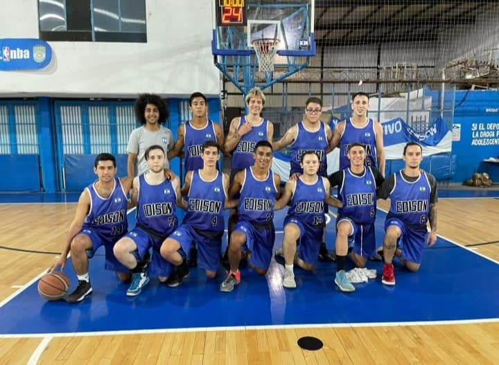 Debut de la reserva !! 🏀

Vamos chicos !! 💪