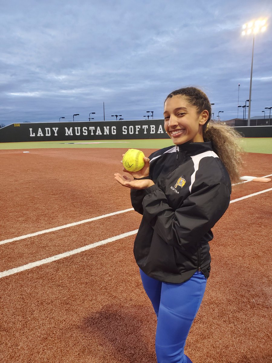 LadyPiratesSB23's tweet photo. Girls got the W tonight. First district win since 2019. Played hard and made plays when it counted. Roxxi Richards hit her 4th Homerun in the win. https://t.co/k9p1H9e2fH