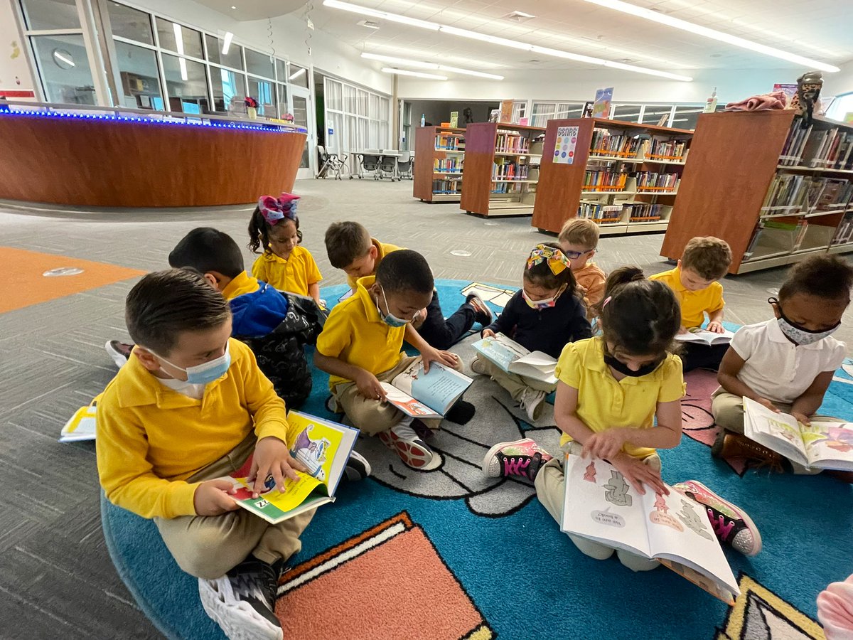 AAmparan_JCE's tweet photo. My littlest Buffs loved visiting the library for the first time today! 🥰 S/O to @DResendez_JCE for teaching us how to properly handle a book and some fun about Spring! ❤️🦬💙 #TeamSISD #BUFFSTRONG #StayBUFF #BUFFproud #PreKROCKS #PreKBUFFS https://t.co/miLTDcOddV
