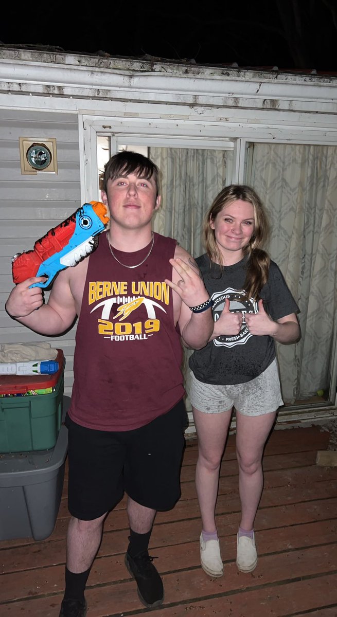 buseniortag22's tweet photo. after a boring day😴 tubby from Wet Dreamz took out bailee from 4 Moistketeers🤝 https://t.co/FWLF5YuWUz