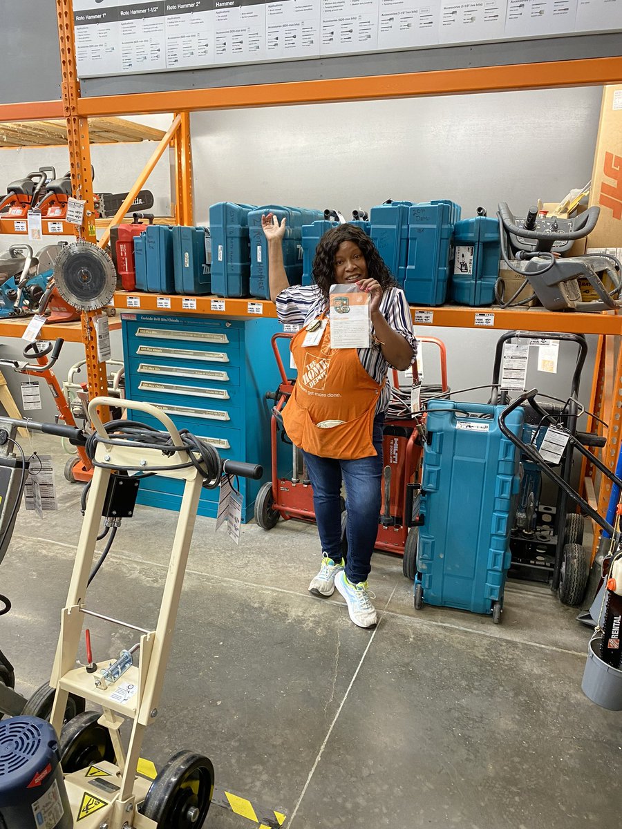8518Celebration's tweet photo. Celebrating 🥳 some of 8518 amazing associates. https://t.co/FL8yVHzJvH