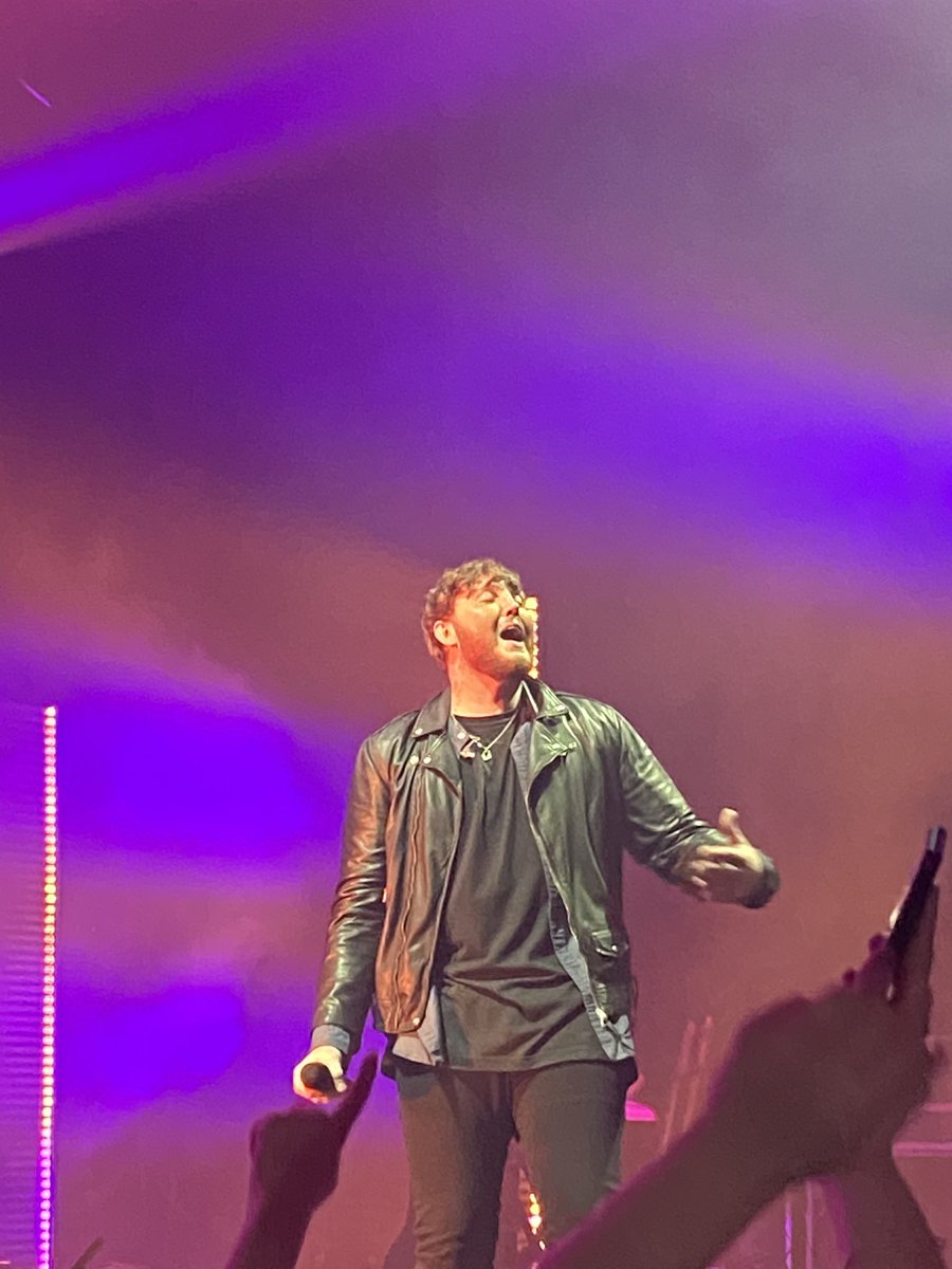 AaronM2771's tweet photo. Went to see @JamesArthur23 tonight in Manchester, I’ve been to a lot of concerts but this was by far the best concert I have been to. James Arthur… your talent is out of this world 👌🏼 Thank you so much for such an amazing night ❤️ #concert #jamesarthur #itallmakessenseintheend https://t.co/MtqWRHrJEx