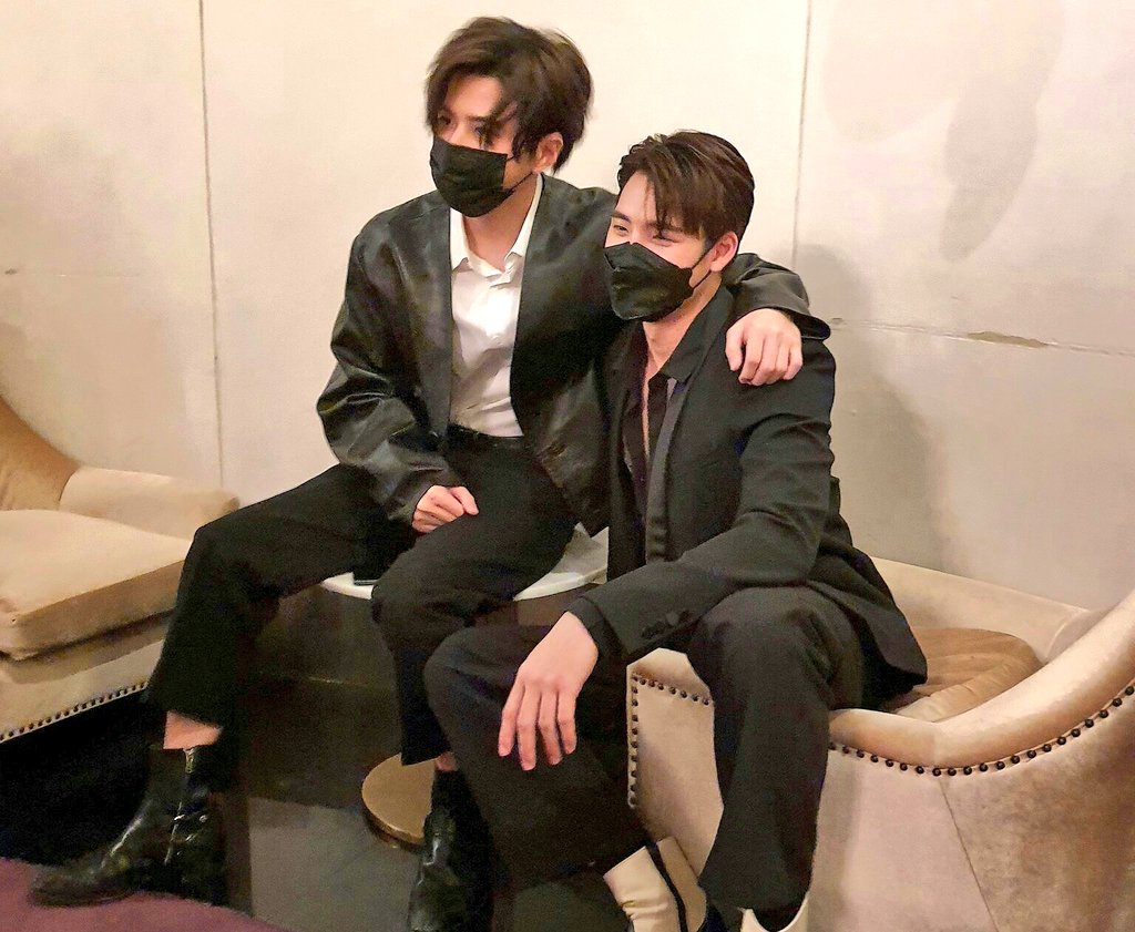 Yaonna4's tweet photo. มาจับมือกันเดินหน้าอย่าถอยน้าทูวิช
#ทูวิชคู่กันแล้วไม่แคล้วกัน https://t.co/qpEw3eMnTp