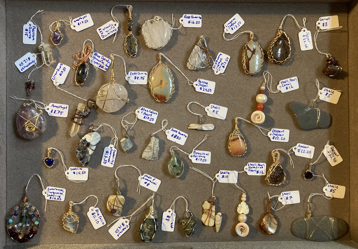 CrystalDryad's tweet photo. It’s like I Spy over here ✨ Got a favorite? Several of these items are not on Etsy - DM or comment to claim! These babies are priced to sell! 💎🔮📿🧿💗
https://t.co/R4kd8pHIX4 https://t.co/AxPnNpzmxX