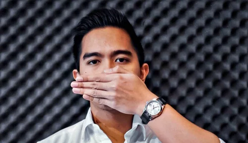 andry19633's tweet photo. Ribuan Massa Komite Rakyat Lawan KKN Geruduk KPK, Desak Kasus KKN Gibran Dan Kaesang Diusut Tuntas https://t.co/nqT5ZAWNmb @RamliRizal https://t.co/TocnF5cpXF