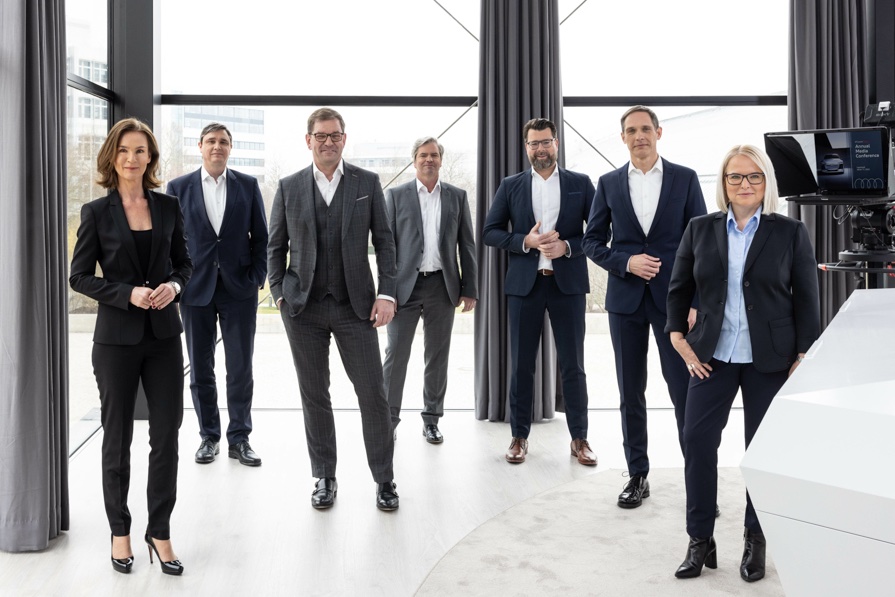 Autodeadline's tweet image. Fiscal year 2021: Audi Group achieves all-time highs in operating profit and net cash flow autodeadline.com.au/Content/Audi/N… In the challenging fiscal year of 2021, Audi once again put its strengths to the test. The Audi Group achieved all-time highs in operating profit and net cash flow.