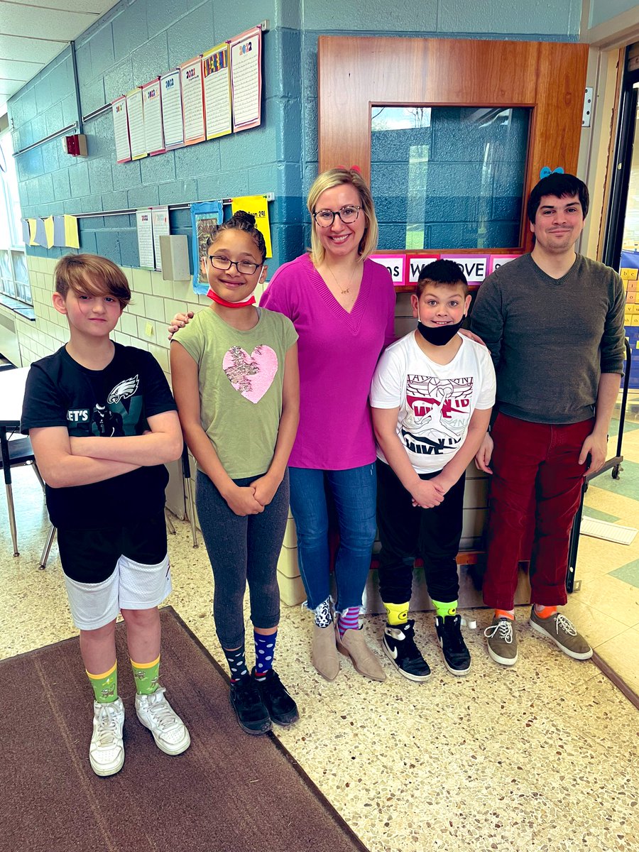 allison_taugner's tweet photo. Rocked our socks with some of our room 29 favorites yesterday🧦… #WorldDownSyndromeDay2022 #room29 #RockYourSocks @TomDiNatale https://t.co/EqI8J5OS38