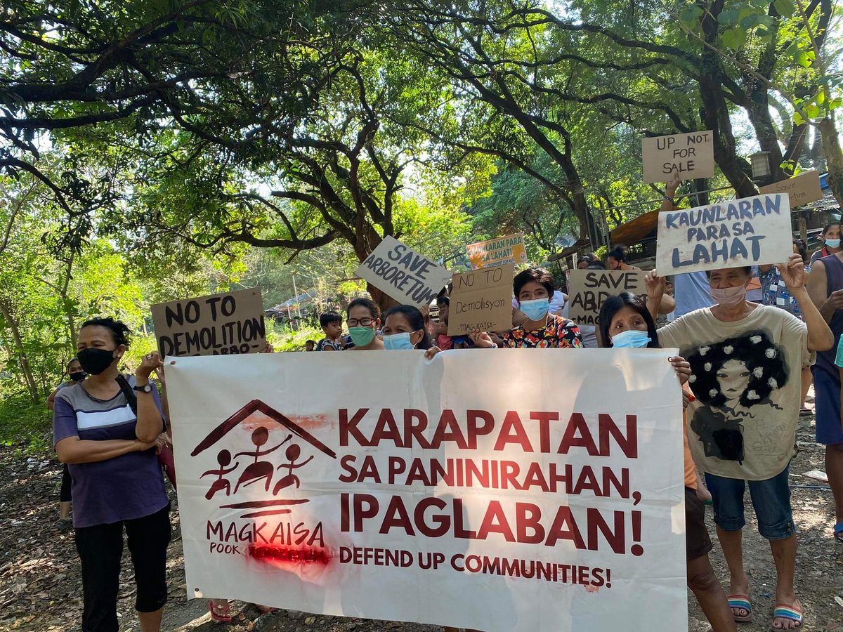 updkalasag's tweet photo. NGAYON: Naglunsad ng pagkilos ang mga residente ng Pook Arboretum, UP Diliman upang kondenahin ang ginawang aksyon ng university administration sa pagpapapasok ng mga contractors at bidders para magsagawa ng ocular inspection sa lugar.

📸: @SaveArboNetwork

#SaveArboretum https://t.co/zREptW9vwG