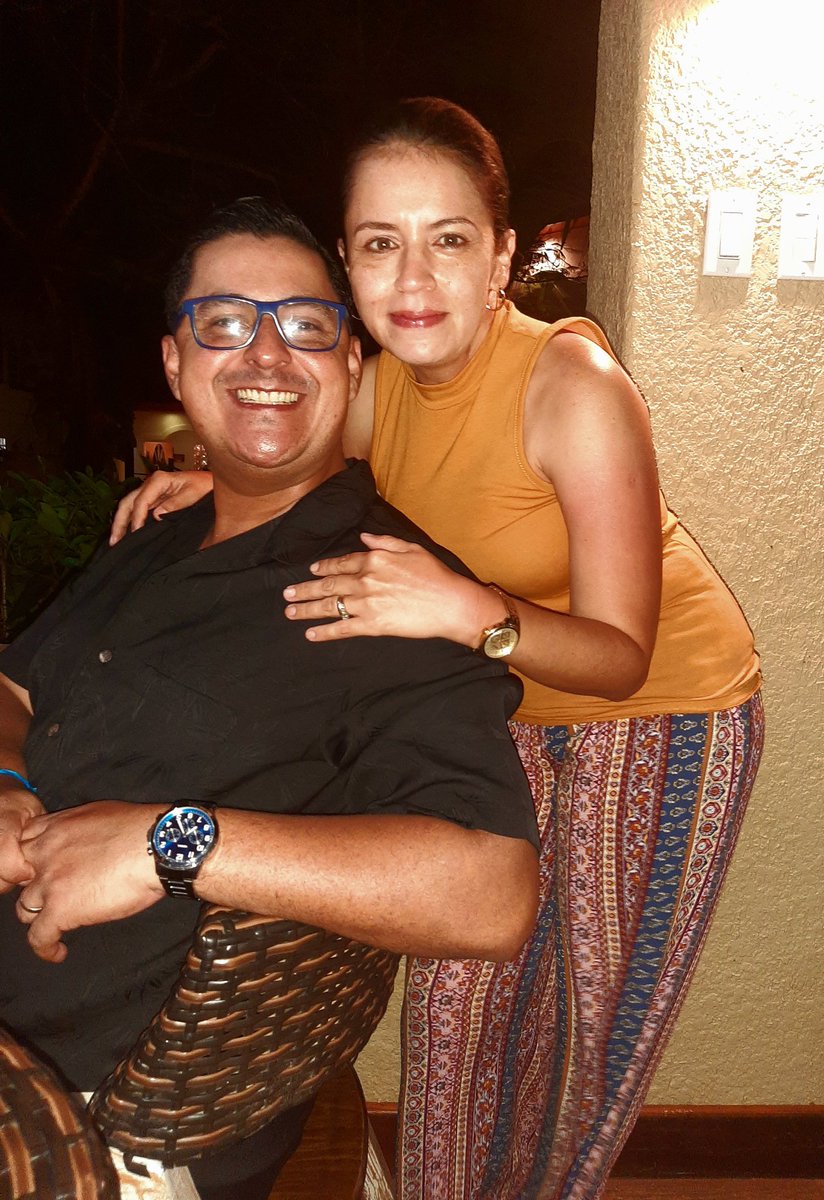 uclestgu's tweet photo. Feliz 8vo aniversario de bodas @muchobuchoo, gracias por todo https://t.co/Q7bAZoIYQi
