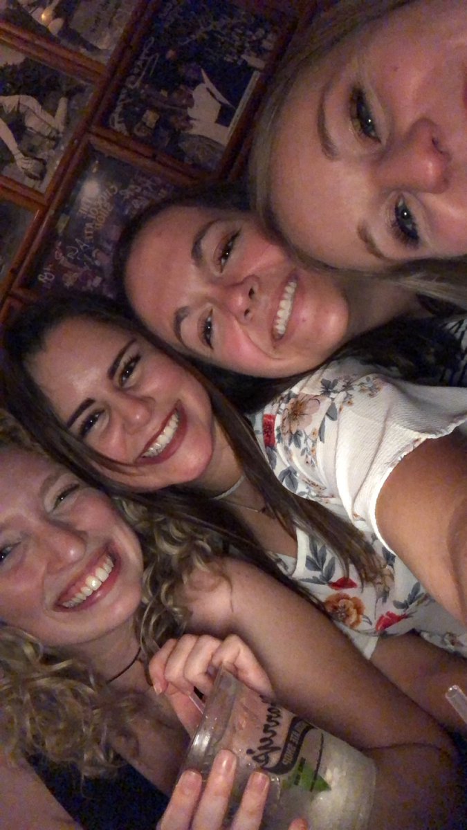 tayreneebaker's tweet photo. #BestBarHarrys @BarstoolPU 
Ahhh the mems https://t.co/n8kQPwRe5e
