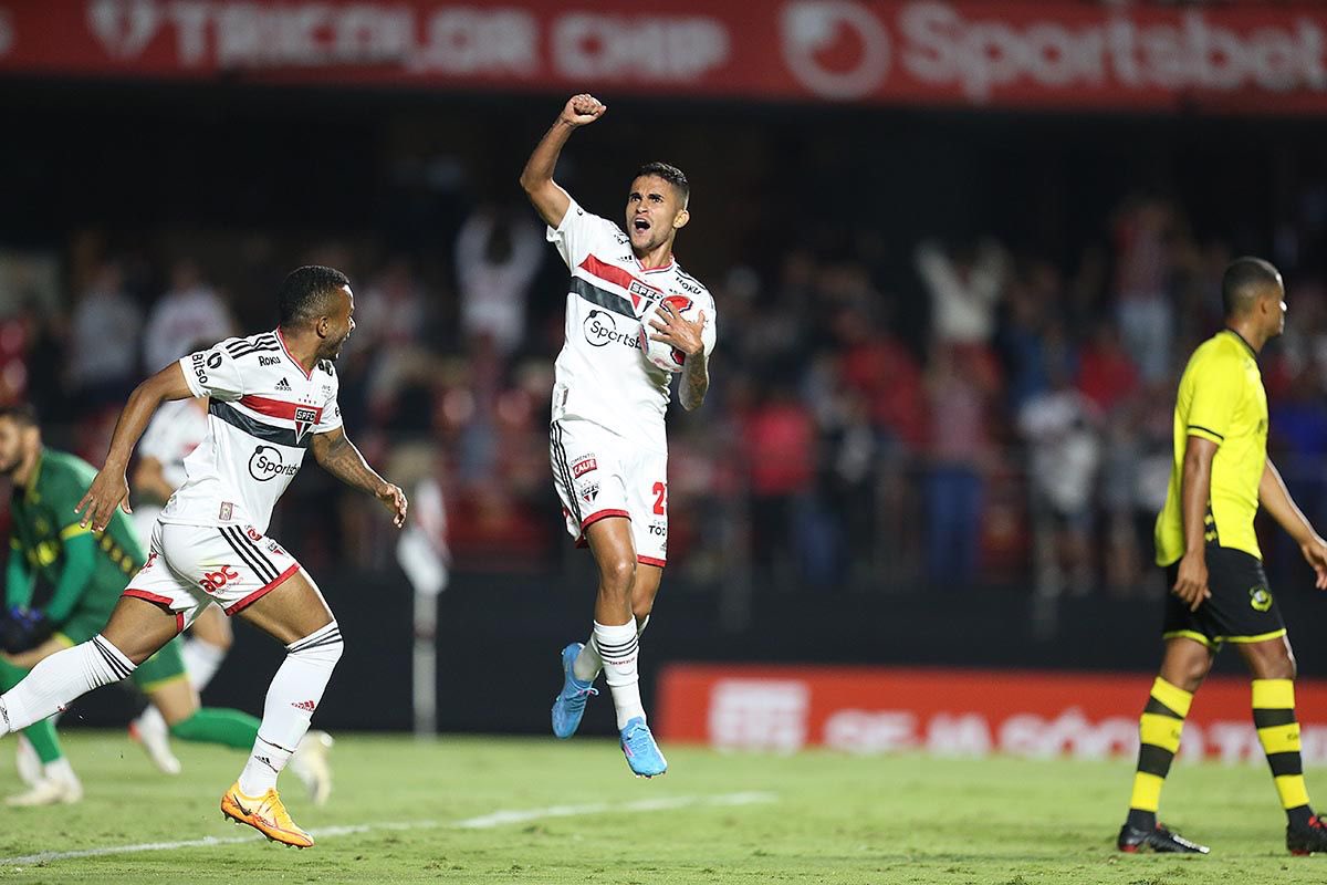 SaoPauloFC's tweet photo. COTIA, EU TE AMO! 🚆

#MadeInCotia
#VamosSãoPaulo 🇾🇪 https://t.co/CGUEggjGkM