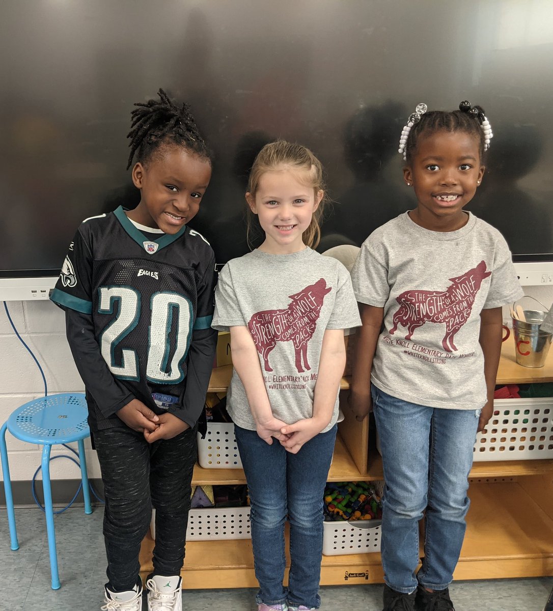 MrsECrews's tweet photo. We're all smiles for Takes a Team Tuesday!!! @WhiteKnollElem #UnifiedSpiritWeek https://t.co/TKcwjKWOO4