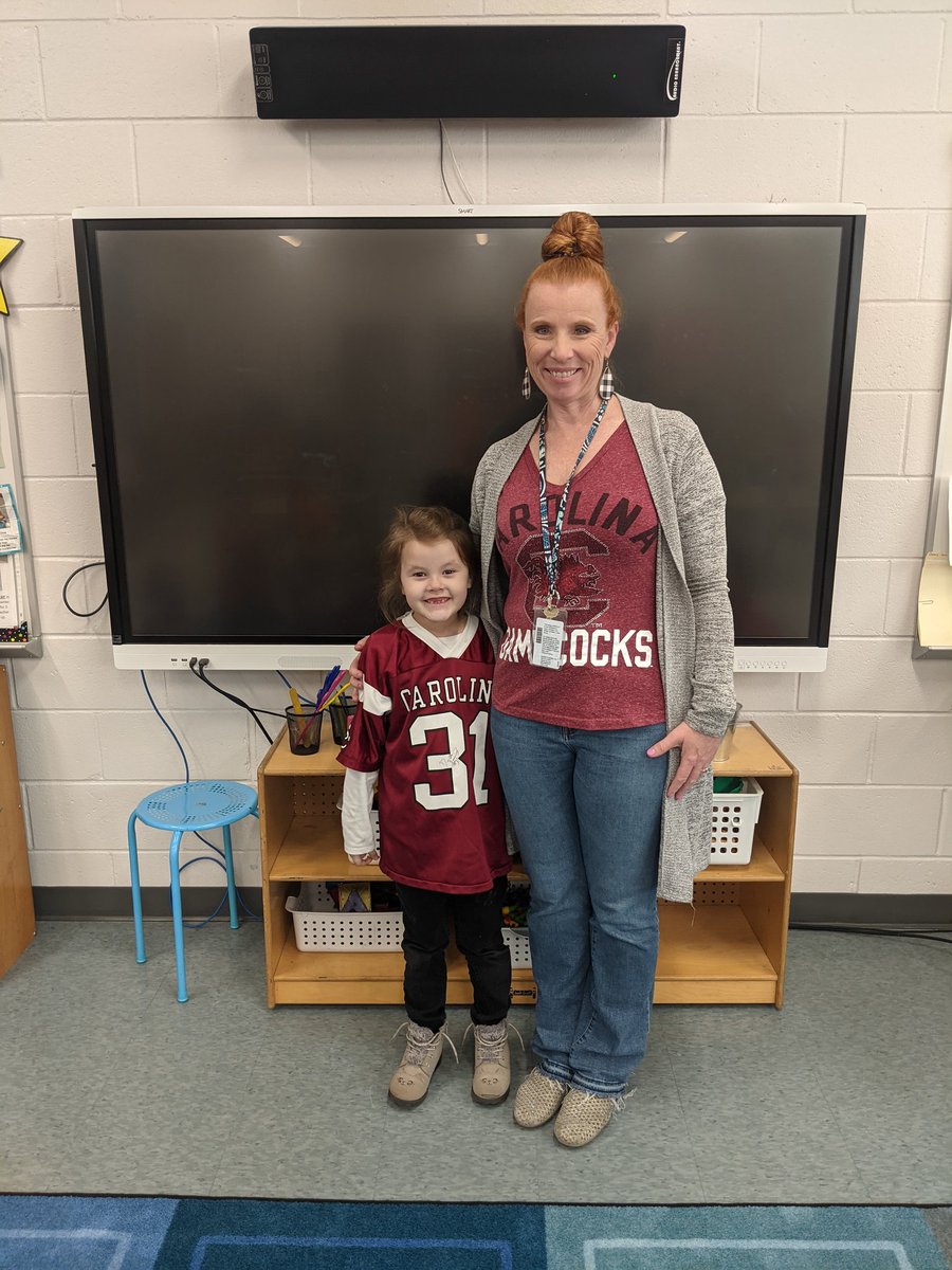 MrsECrews's tweet photo. We're all smiles for Takes a Team Tuesday!!! @WhiteKnollElem #UnifiedSpiritWeek https://t.co/TKcwjKWOO4