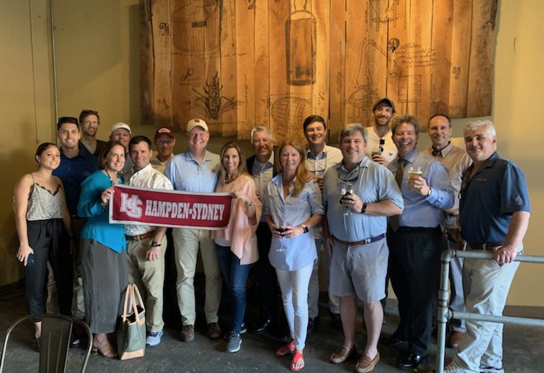 JaxMose's tweet photo. Jacksonville Florida Hampden-Sydney College Alumni (and friends) gathering for the annual #RPEToast. Good luck fellas @HSC1776 @HSCalumni https://t.co/RcKCzvkd9P