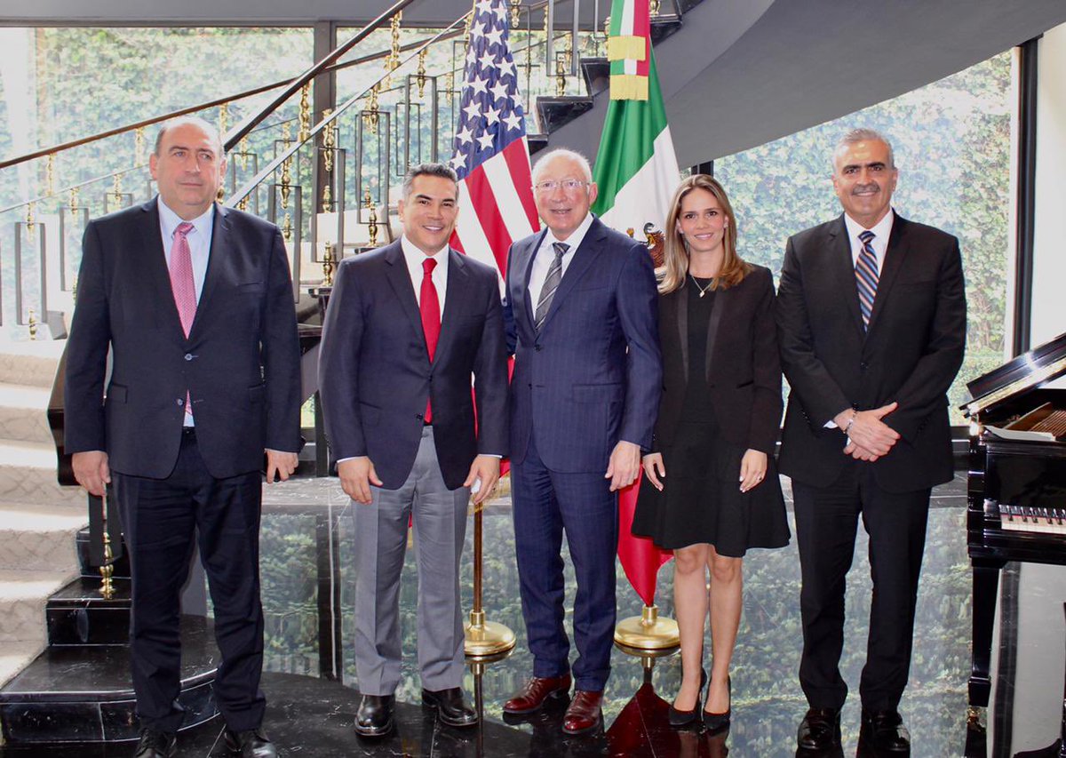 Tenemos que mirar hacia adelante, volver al camino de desarrollo y reconstruir la buena reputación internacional que teníamos. Hoy el país está en una penosa pausa, sin estrategia ni progreso.

Vamos a recuperar el rumbo y demostrar que México es más que un improvisado gobierno.