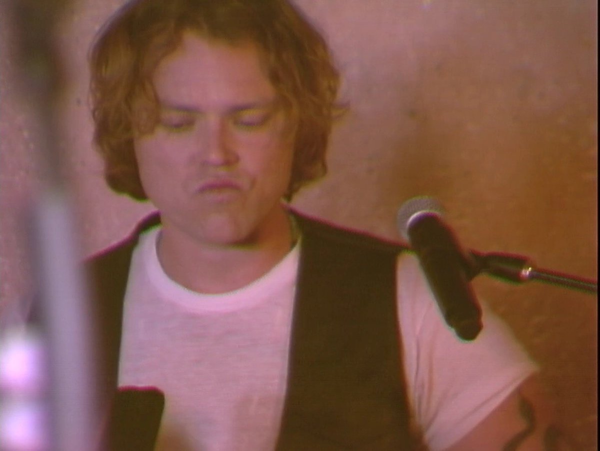 AFITHlNGS's tweet photo. ashton irwin - complete mess (acoustic) https://t.co/UjWCrzZnX9