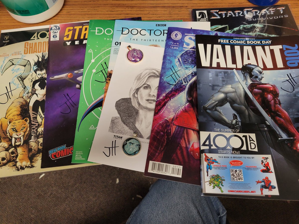 JosephBeckerMN's tweet photo. Got my @Jody_Houser comics pack today (well, that's when I remembered to check my mail). Love the pendants! Thank you so much. https://t.co/Sbk1Suw0xv