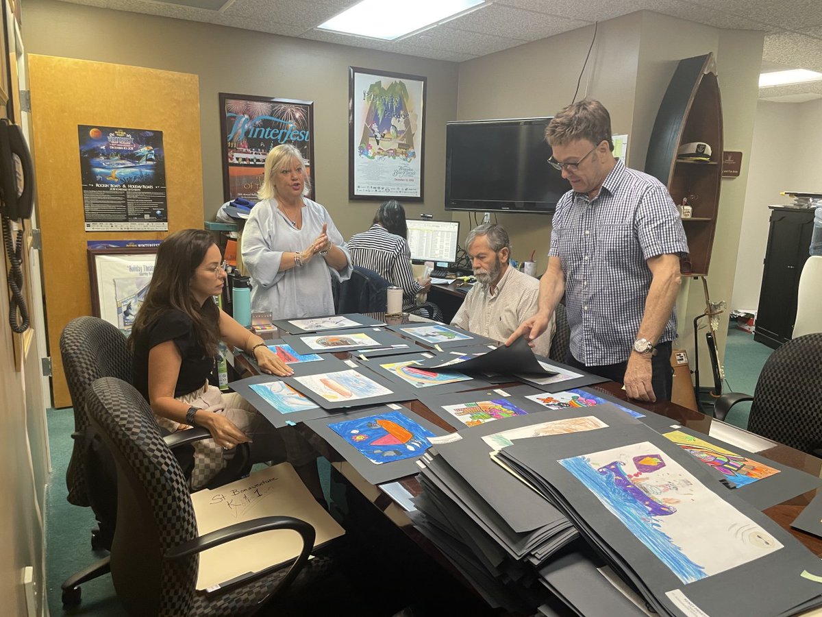 Winterfest Parade tweet media