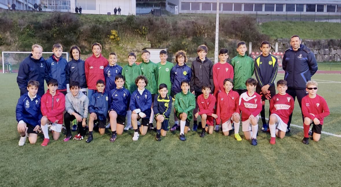 futgal's tweet photo. 👋 RAPACES!

💪 Primeiro adestramento da Selección Galega sub 12 masculina (Zona Sur)

🙏 Grazas, coma sempre, aos nosos amigos do @CMontecastelo por abrirnos as portas da súa fermosa casa

#sentindoGalicia | #SeleccionGalega https://t.co/5FoloTwqsy