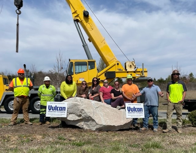 smithfarmes's tweet image. More photos from the excitement today at Smith Farm Elementary!  Thank you @smithfarmespta  and  @vulcanmaterials for our new Spirit Rock! 😍😍😍#spiritrock #smithfarm #PTArocks