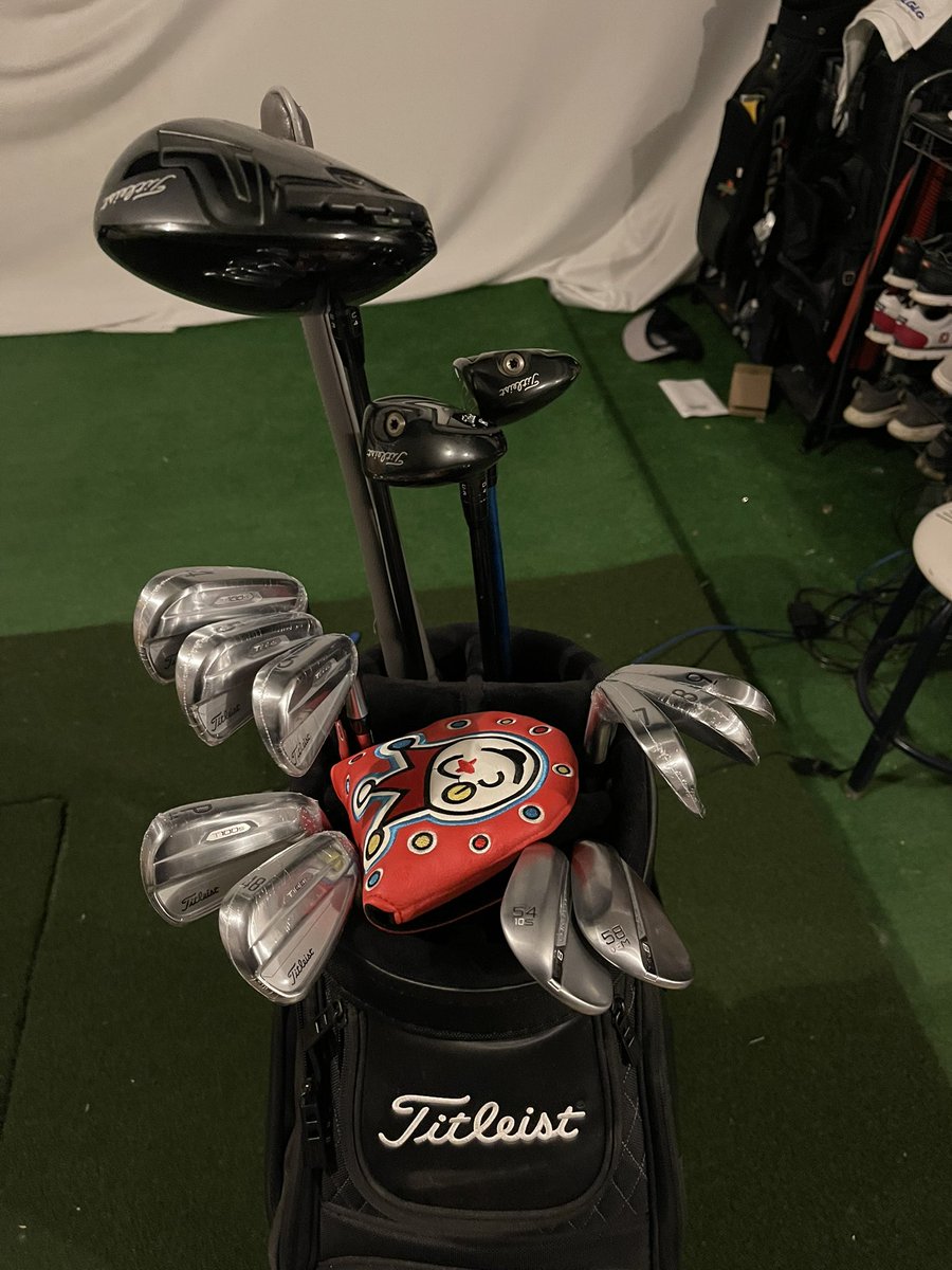 LP3_Golf's tweet photo. Thank you @Titleist for making the clubs that will take me to the next level. I couldn’t be happier. First shot was pure! Here’s to many more and to going low this year!! Feel free to send me the SM9’s to replace the 8’s #onlytitleistforme #scottycameron #t100s #Tsi3 #h585 https://t.co/5Xk0LvGe0v