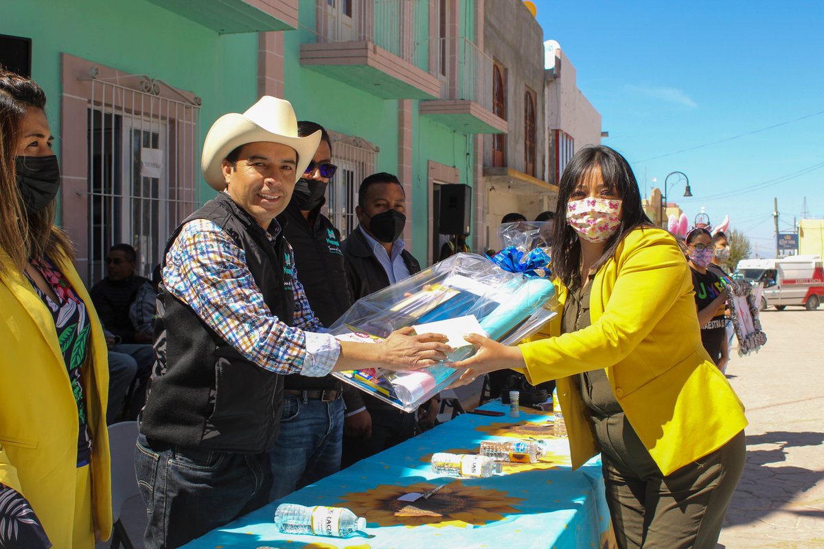 MarioMaciaszu's tweet photo. Después de algunos años, nuestras calles se volvieron  a llenar de flores, alegría, música y niños con la edición 2022 del desfile de la primavera. ¡Muchas gracias por invitarnos a formar parte de este gran evento! https://t.co/RsRrJRdh6W