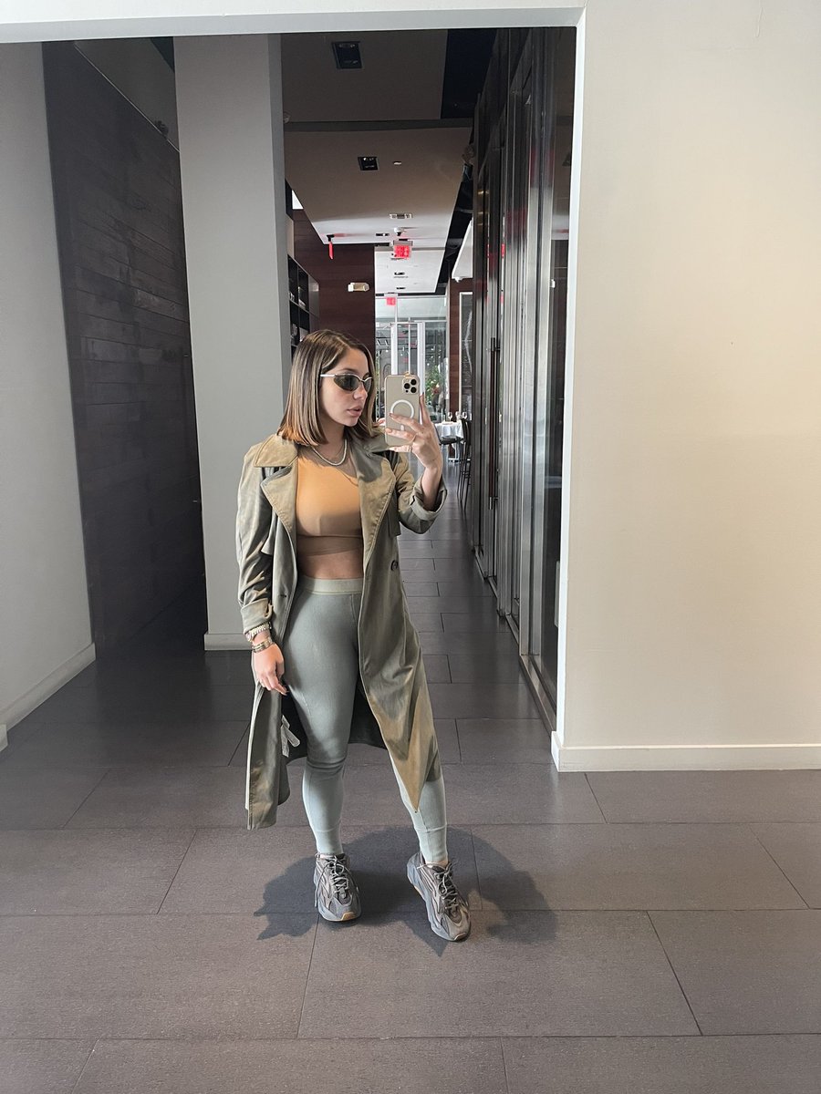 adecastrofont's tweet photo. Holi 🤎 https://t.co/nNB7uKoccw