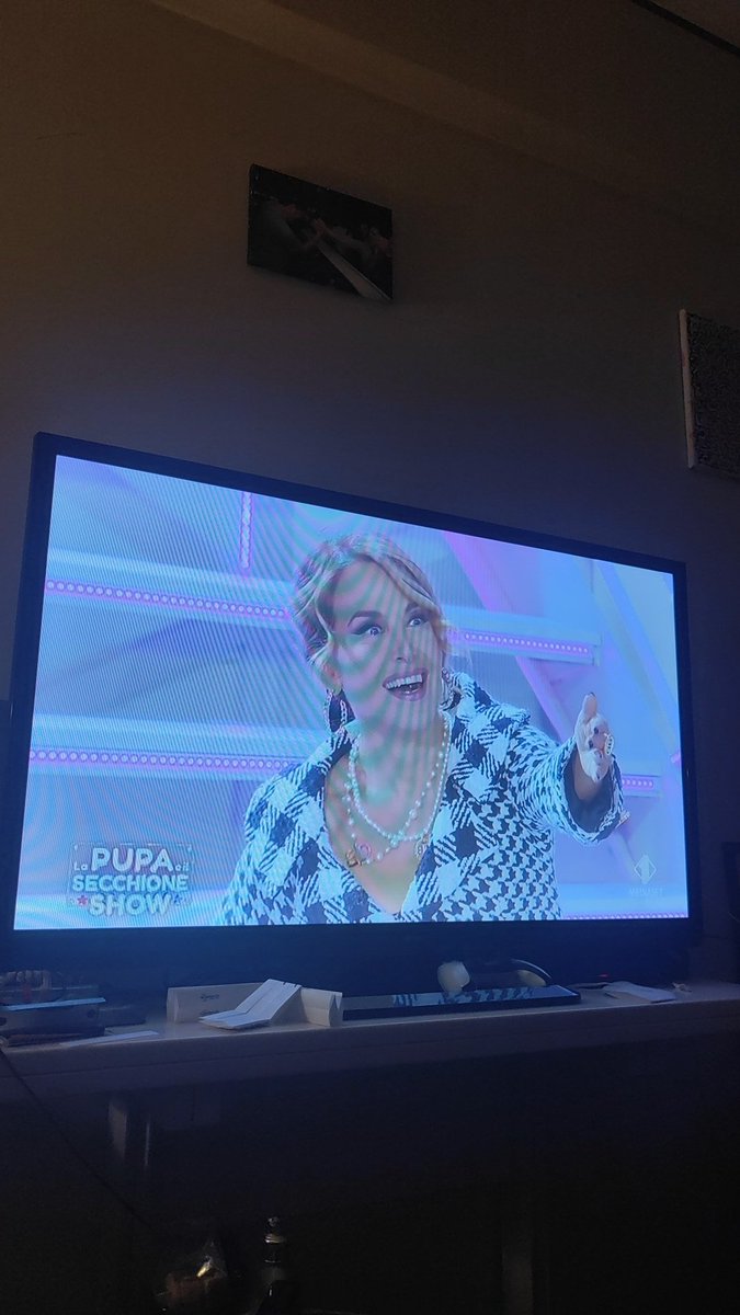 chiarascelsiSSG's tweet photo. Busta Shock
#bustashock
@carmelitadurso 
#lapupaeilsecchione https://t.co/aGDXDUtTxS