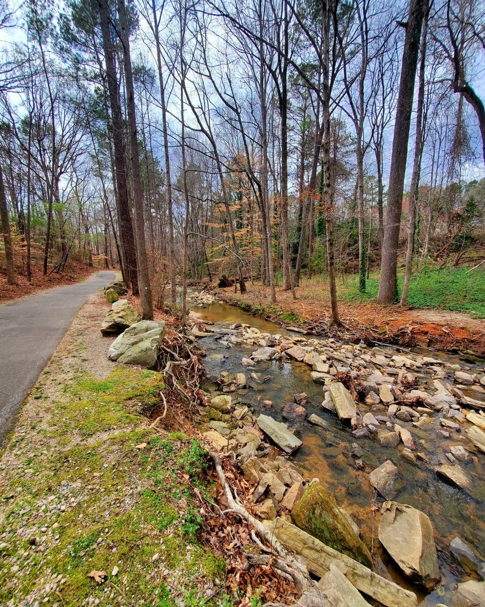 GTrekDSU's tweet photo. TRANQUIL TUESDAY!!! 🚶🏾‍♀️👟

#DURHAMSISTERSUNITED #GIRLTREK #walkingworks #selfcare #selflove #peace #naturelovers https://t.co/ean3FfyDWa