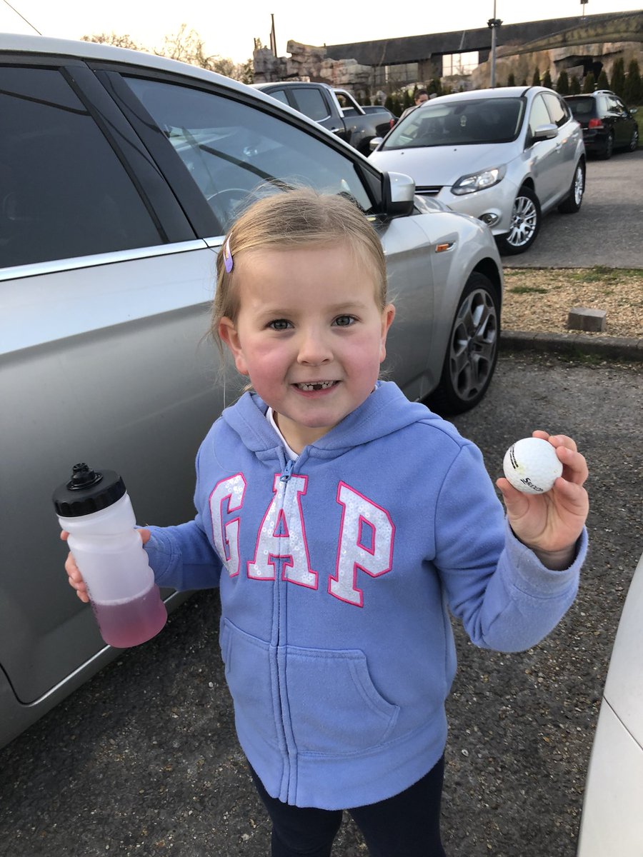LukeIBennett's tweet image. Esme’s first ever lesson @GolfCatcher Bournemouth &amp;amp; she chipped it in from off the green in the end of lesson competition! Very excited girl &amp;amp; got to keep the ball too (taking it to school tomorrow to tell her class ha) ⛳️🏌️‍♀️😍 @thejazzygolfer @georgiahall96 Will like this 😁👍🏼