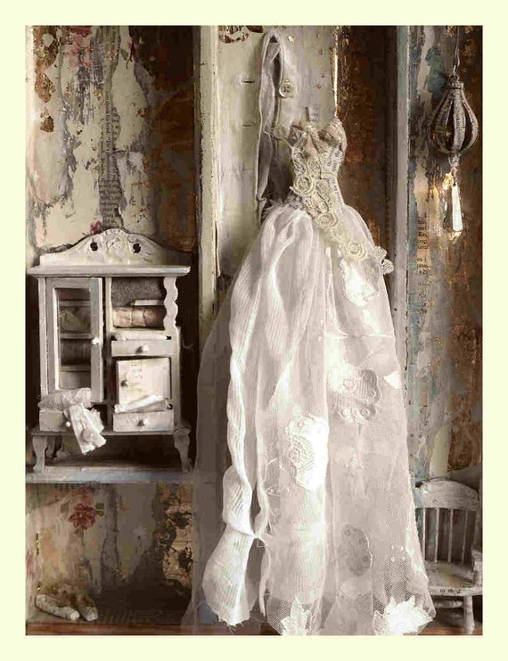 Sue_Collage's tweet photo. Art print from an original assemblage piece SALE 50% OFF by MesssieJessie: 8.00 GBP

Fine art print of one of my original assemblages.
The actual image is A4. 30cm by 22cm, with a 4cm border for framing.
signed &amp; dated

Carefully packaged for safe… https://t.co/qKruKkmO9l https://t.co/lIzlD8BAdP