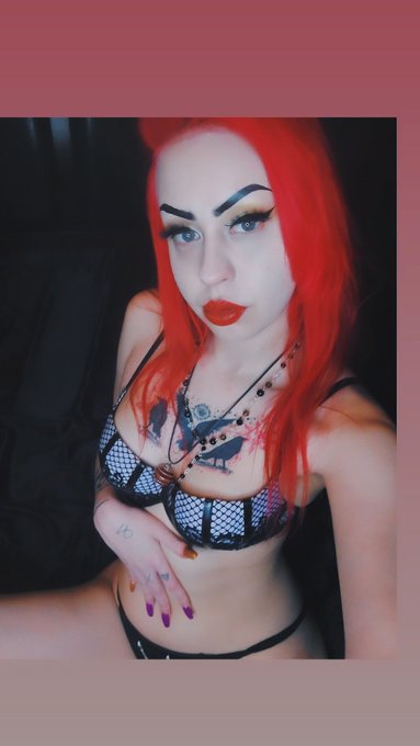 https://t.co/paySQsr8ZO of free trial ❤

#gothgf #gothgirl #redhair #inked #punk #waifu #adultcontent