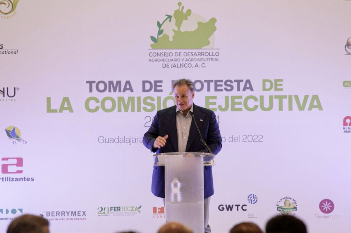#TomaDeProtestaCAJ | Hoy comenzamos un ciclo nuevo en el #CAJ, ahora con <a href="/CharroCanalesL/">Andres Canales Leaño</a> al frente de este Consejo, que desde su fundación ha buscado y seguirá, fomentando la vinculación estratégica entre gente del campo, industria privada y organismos gubernamentales.
