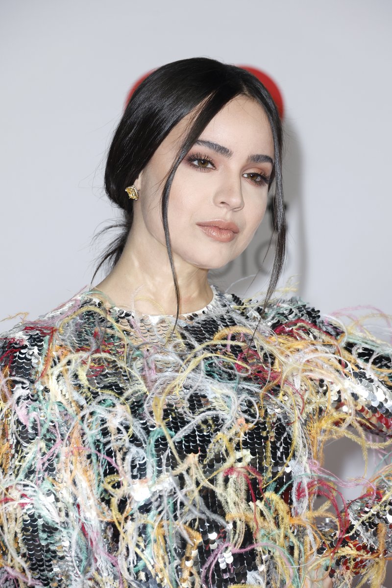 Y100MIAMI's tweet image. Are you kidding me? @SofiaCarson SLAYED THIS!! 👏💗 #iHeartAwards2022