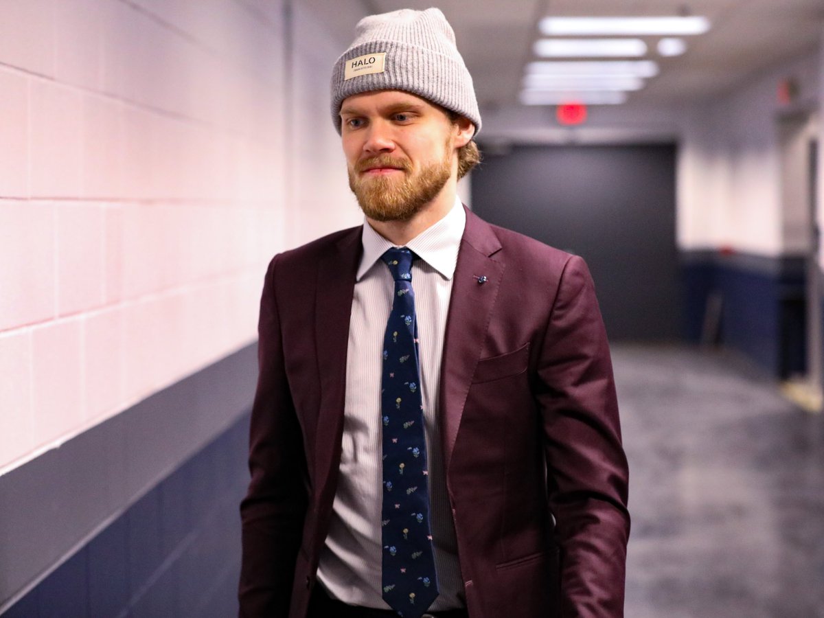 NHLJets's tweet photo. Keeping things colourful 🤩

#GoJetsGo https://t.co/pImHquYWRM