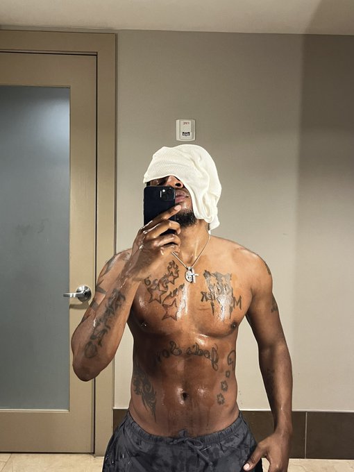 Sweaty Dick & Balls 🥴 https://t.co/OLSpyHoDs9