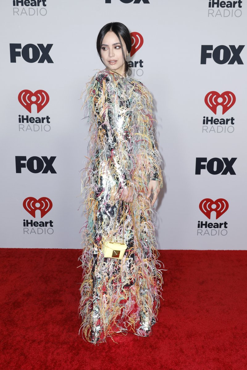 Wow, <a href="/SofiaCarson/">Sofia Carson</a> looks stunning at tonight's #IHeartAwards2022! trib.al/073gNOF