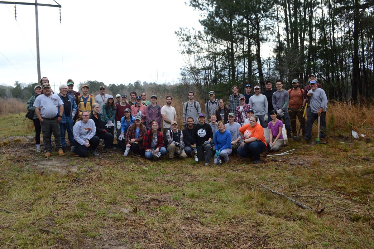 UGASREL's tweet photo. SREL came together and removed the mile long drift fence from Ebay on the #SRS. This fence has provided for many researchers over the years, but has not been in use for some time. As good environmental stewards, #SREL decided to remove it. #Teamwork #Ecology #Recycle #UGASREL https://t.co/1sxCZaNIyx