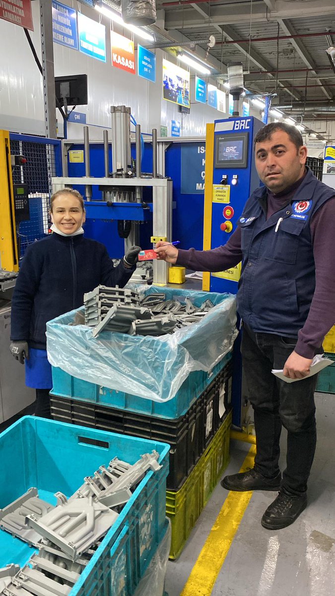 AtayIskender's tweet photo. #TÜRKMETALSENDİKASI 
#İSTANBULANADOLUYAKASI

Akplas Beylikbagı işletmemizde Sendikal  kazanımımız olan erzak kartlarımızı,16/24 ve 24/08 vardiyası Çalışan arkadaşlarımı ziyaret ederek,dağıtımını sağlayıp istişare ettik.Hepimize hayırlı uğurlu olmasını dilerim. https://t.co/Ryc3k5gOt6